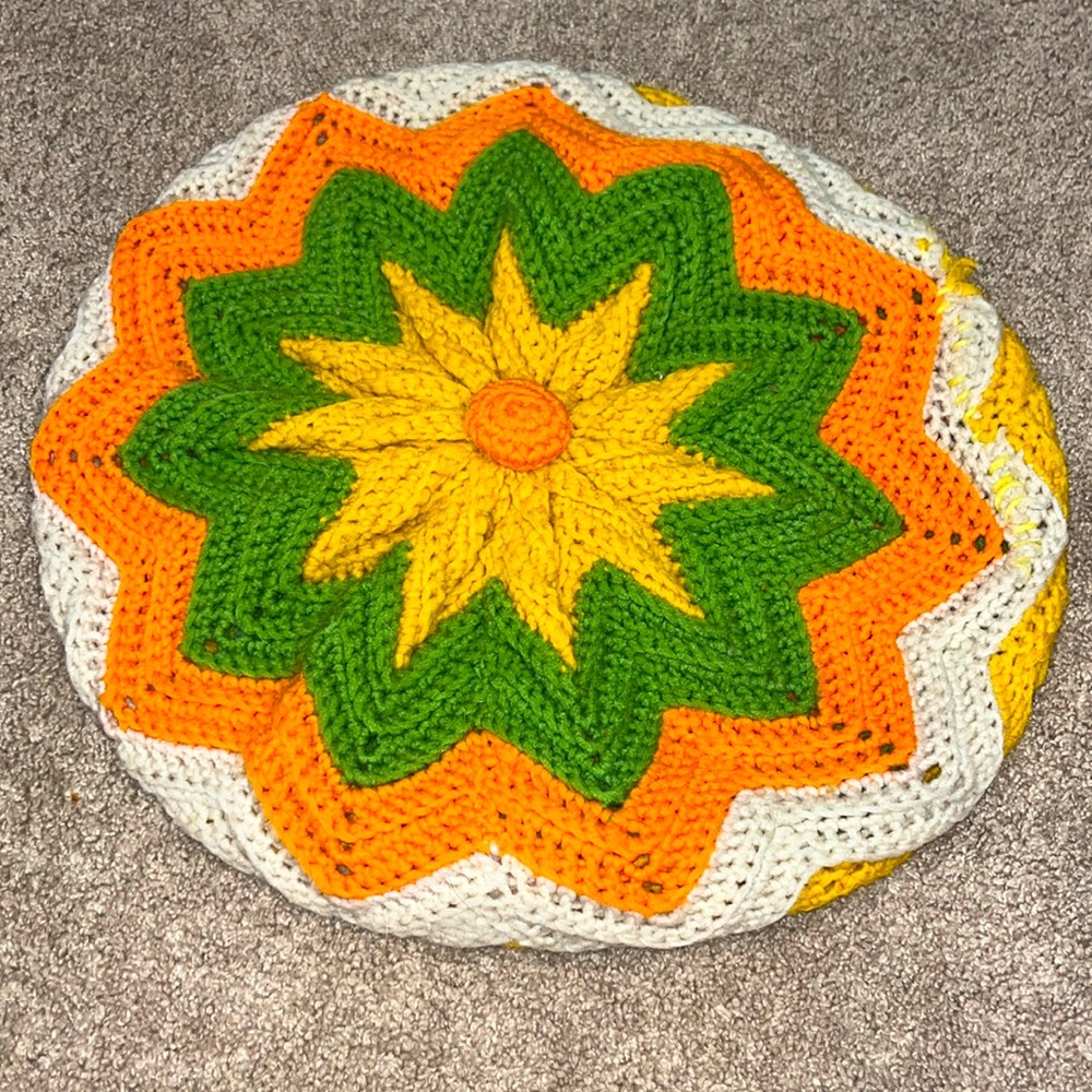 VINTAGE CROCHET PILLOW